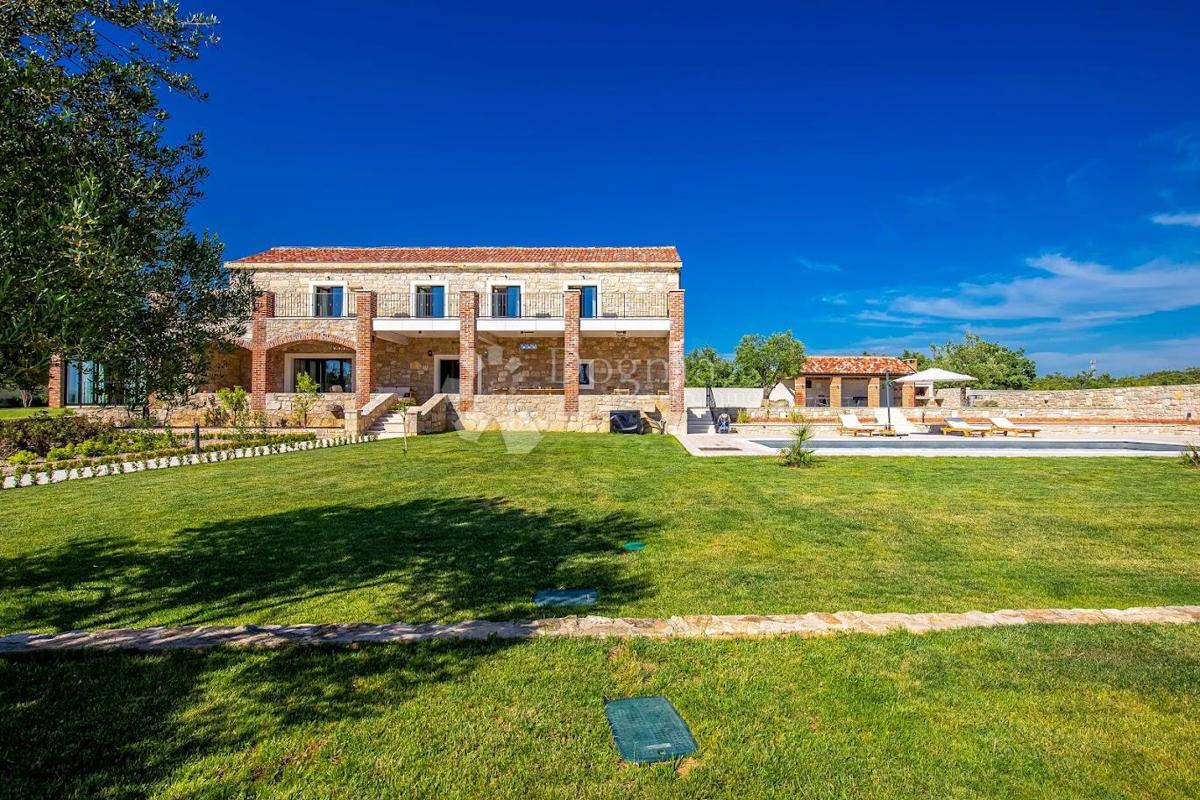 Hiša Murvica, Poličnik, 360m2