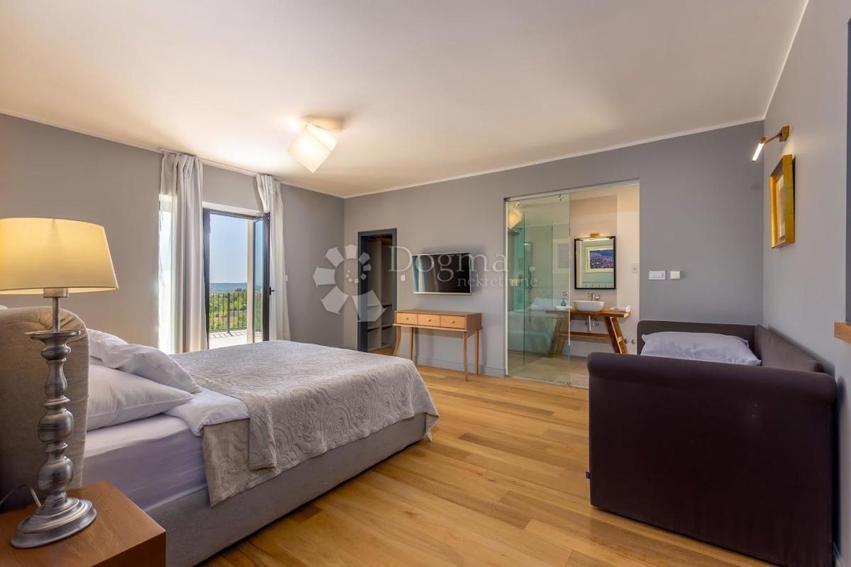 Hiša Murvica, Poličnik, 360m2