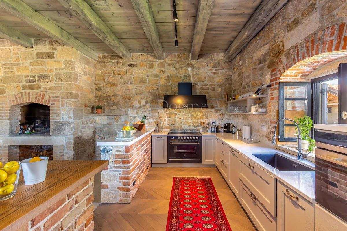 Hiša Murvica, Poličnik, 360m2