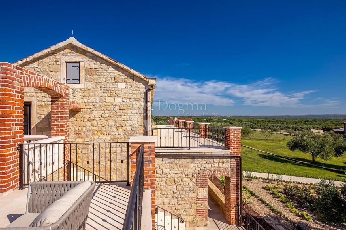 Hiša Murvica, Poličnik, 360m2