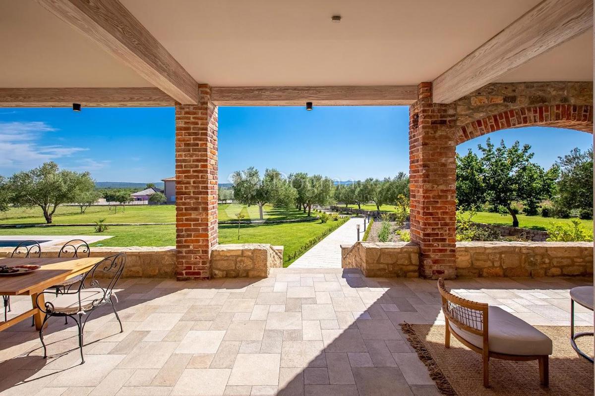 Hiša Murvica, Poličnik, 360m2