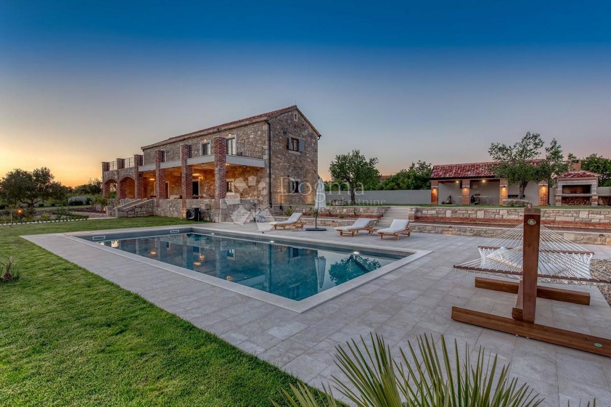 Hiša Murvica, Poličnik, 360m2