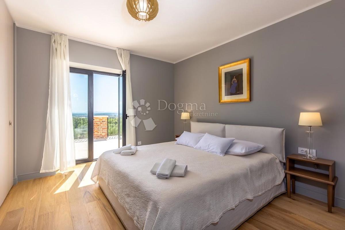 Hiša Murvica, Poličnik, 360m2