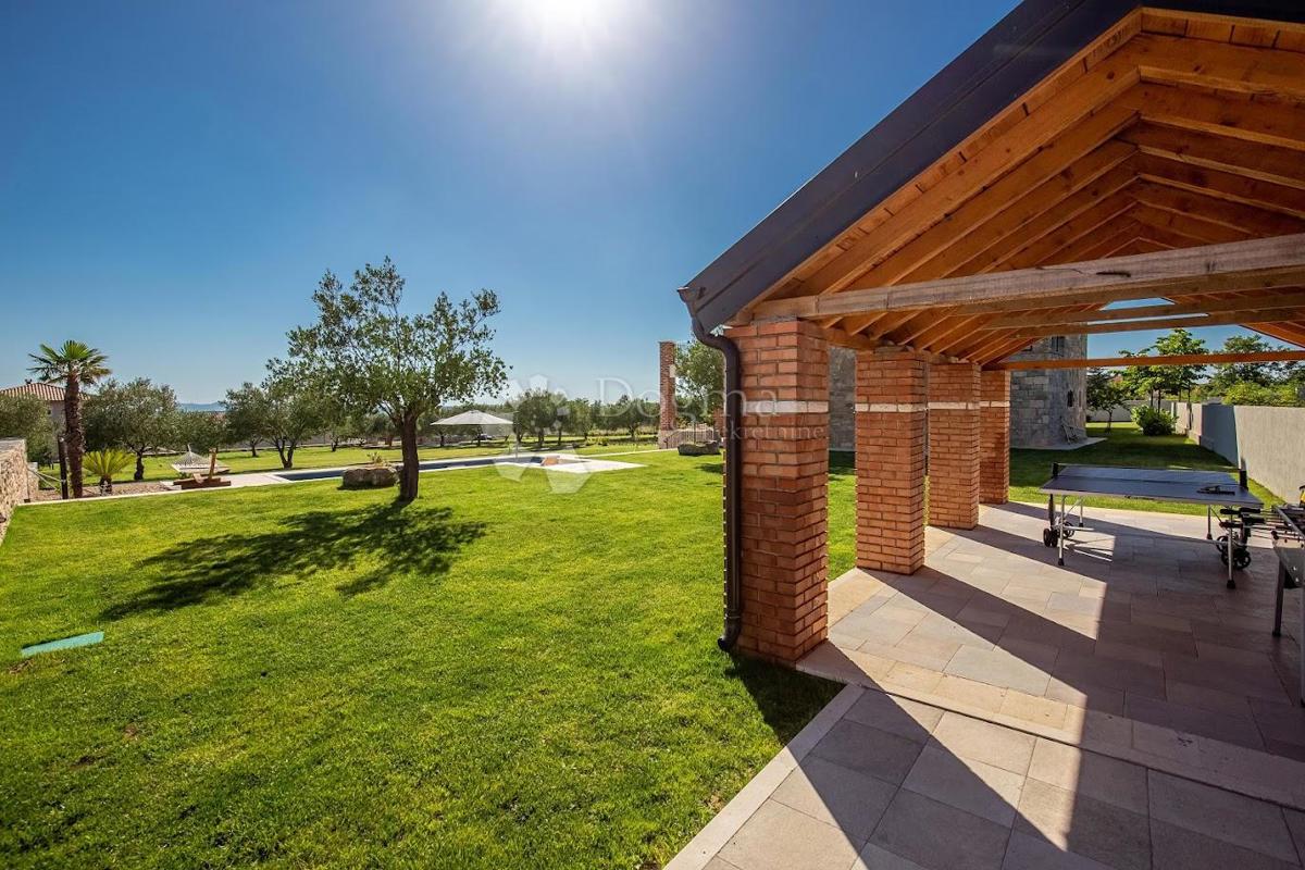 Hiša Murvica, Poličnik, 360m2