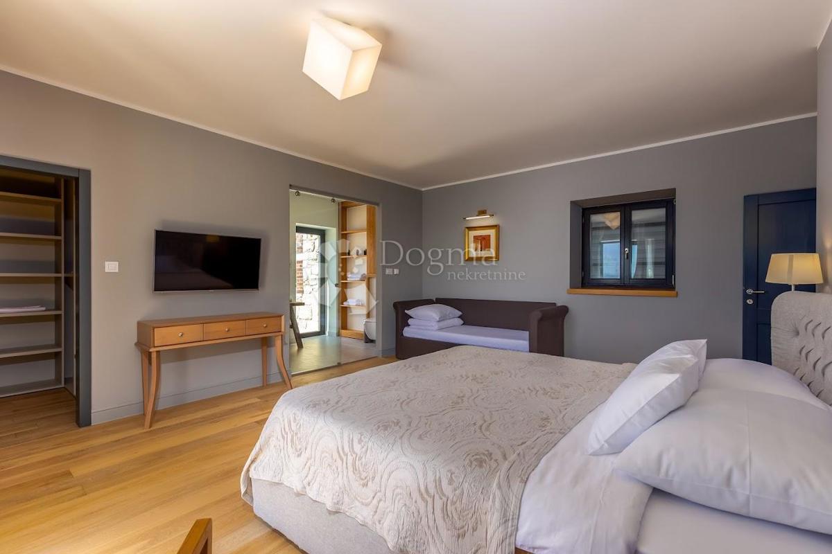 Hiša Murvica, Poličnik, 360m2