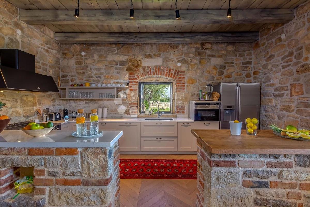 Hiša Murvica, Poličnik, 360m2