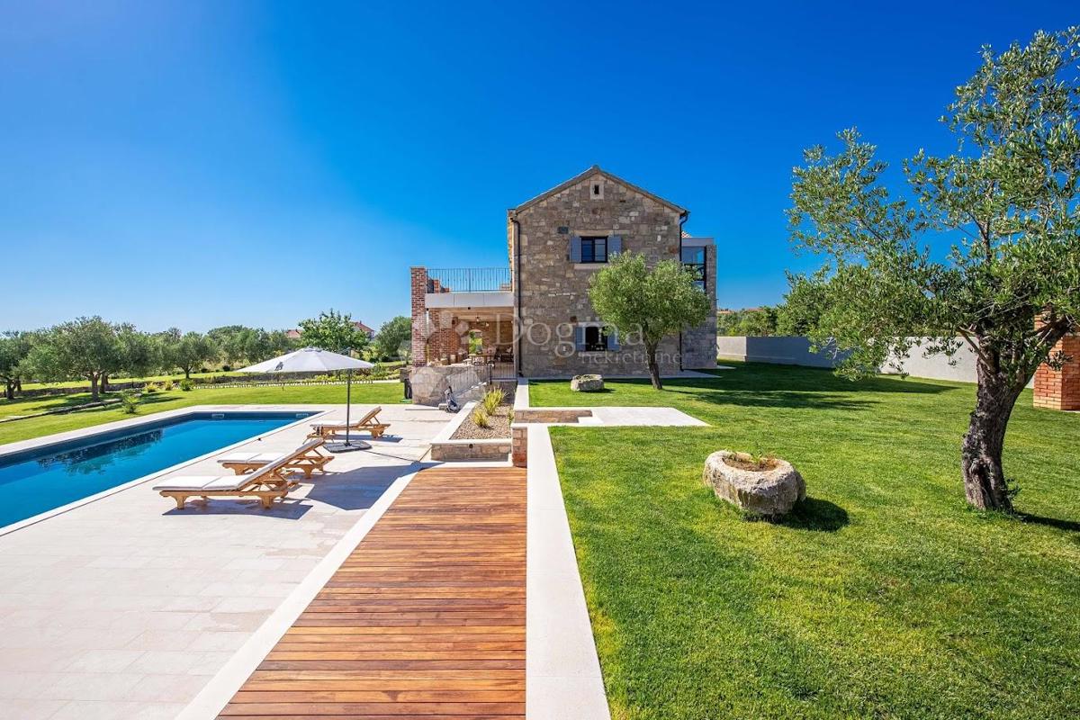 Hiša Murvica, Poličnik, 360m2