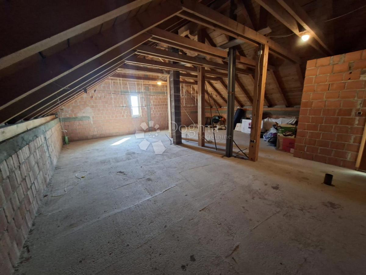 Hiša Lučko, Novi Zagreb - Zapad, 467m2