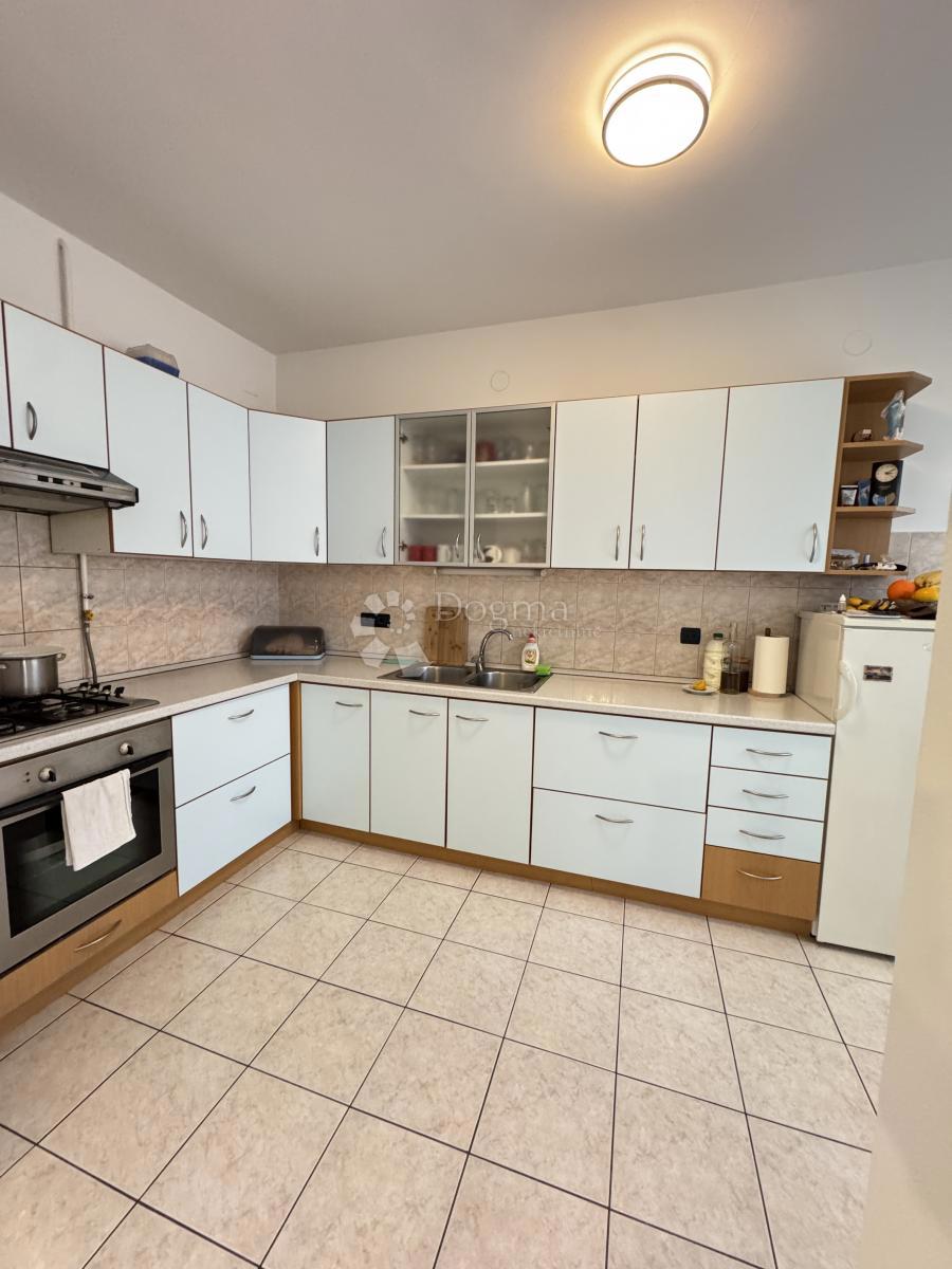 Hiša Lučko, Novi Zagreb - Zapad, 467m2