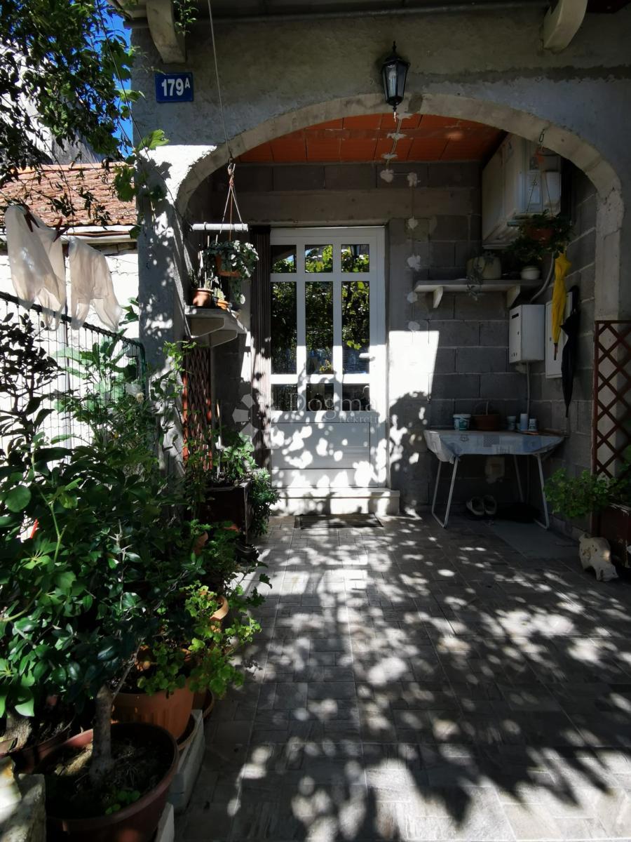 Hiša Žrnovo, Korčula, 107m2