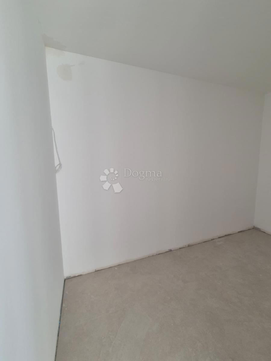 Stanovanje Okrug Gornji, Okrug, 192,62m2 (Mavarčica)