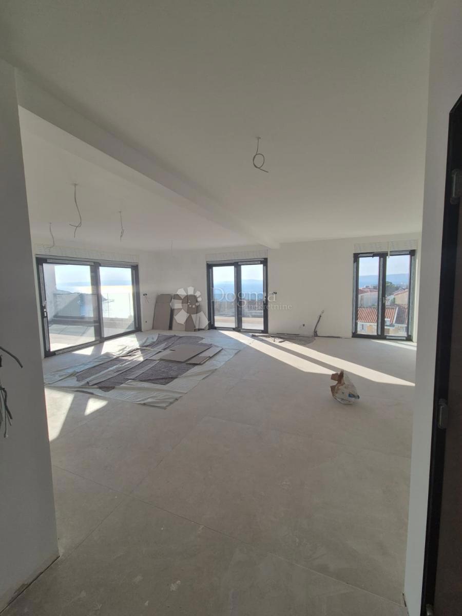 Stanovanje Okrug Gornji, Okrug, 192,62m2 (Mavarčica)