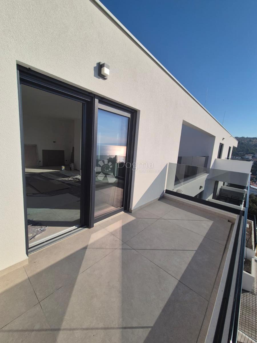 Stanovanje Okrug Gornji, Okrug, 192,62m2 (Mavarčica)