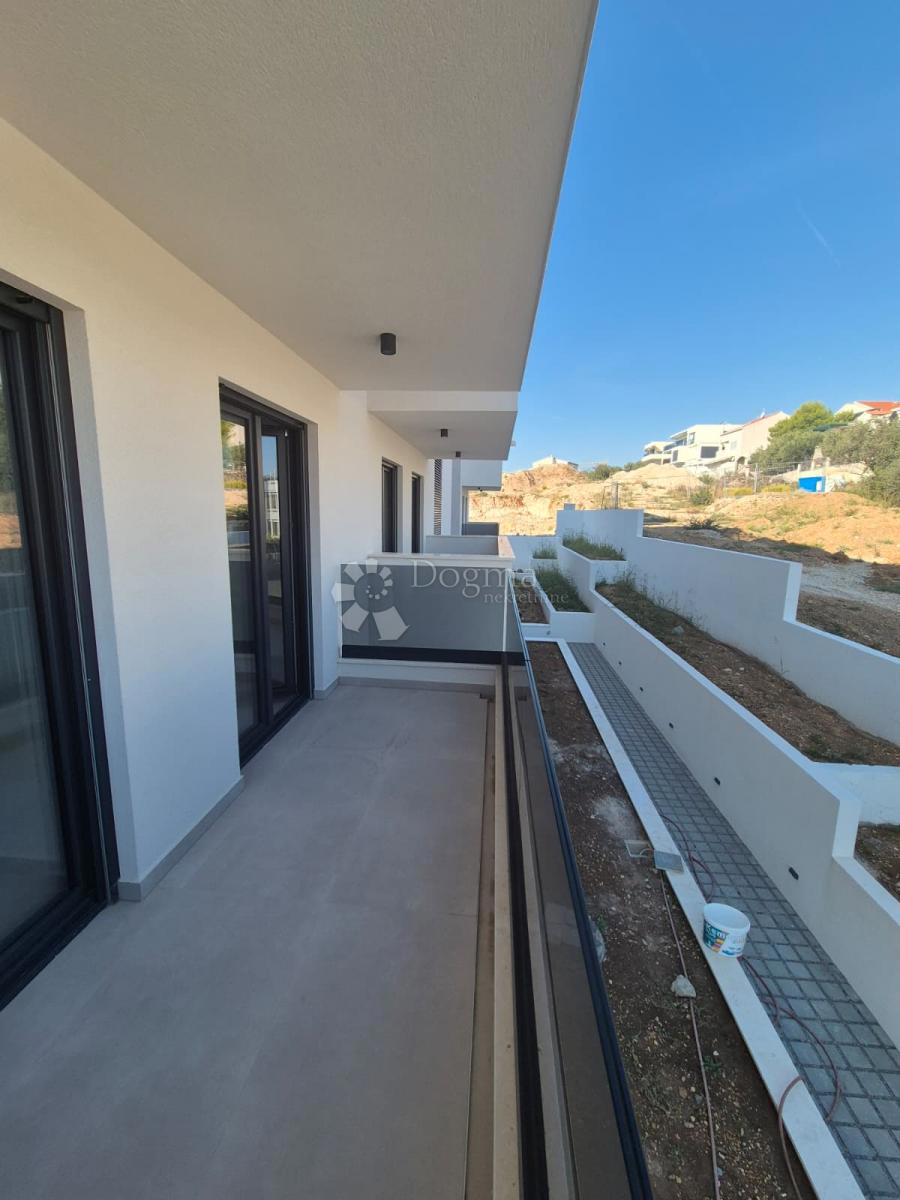 Stanovanje Okrug Gornji, Okrug, 85,82m2