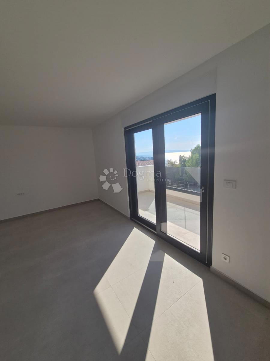 Stanovanje Okrug Gornji, Okrug, 85,82m2