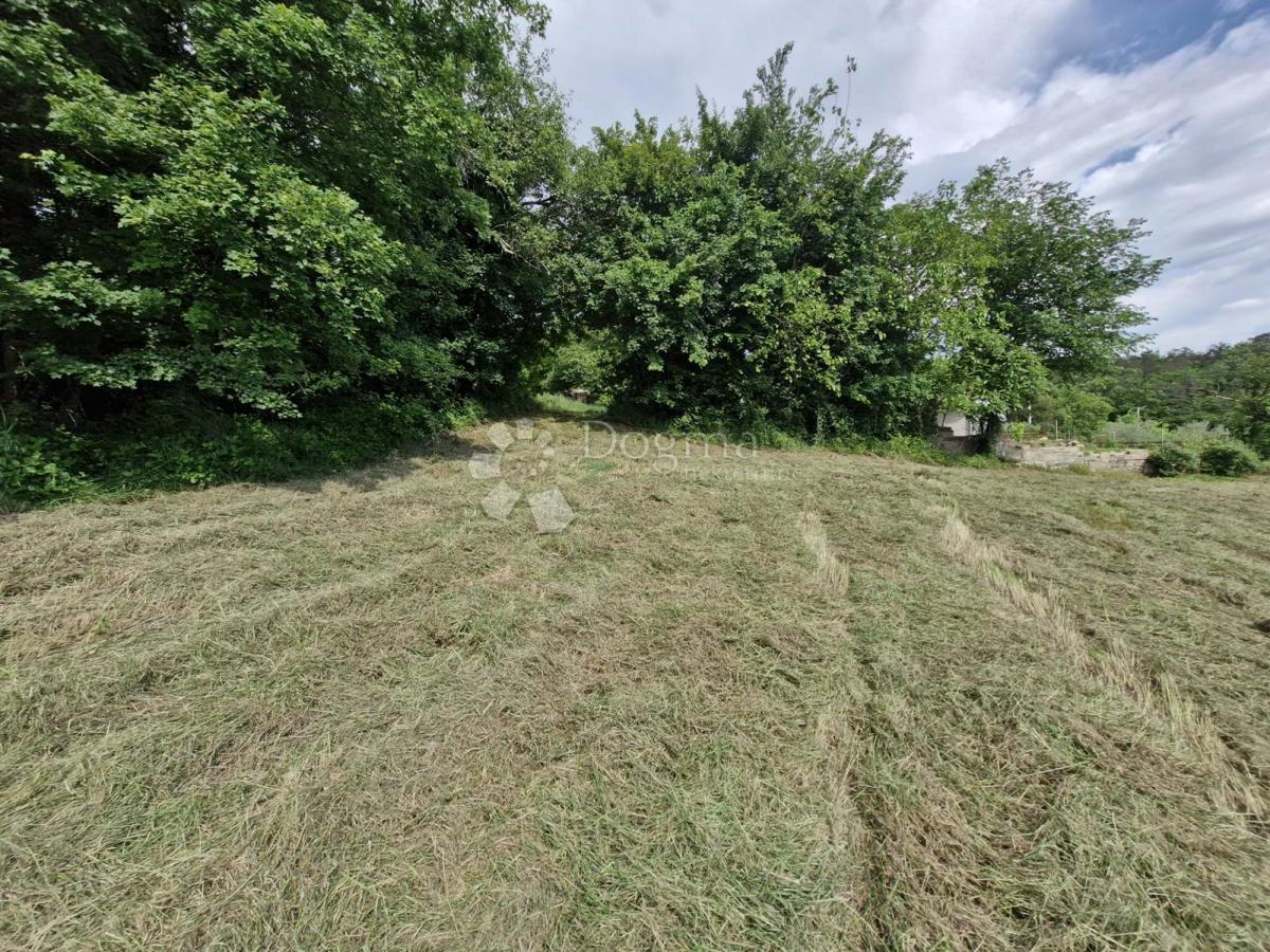 Zazidljivo zemljišče Buzet, Podrečak, 1.393m2