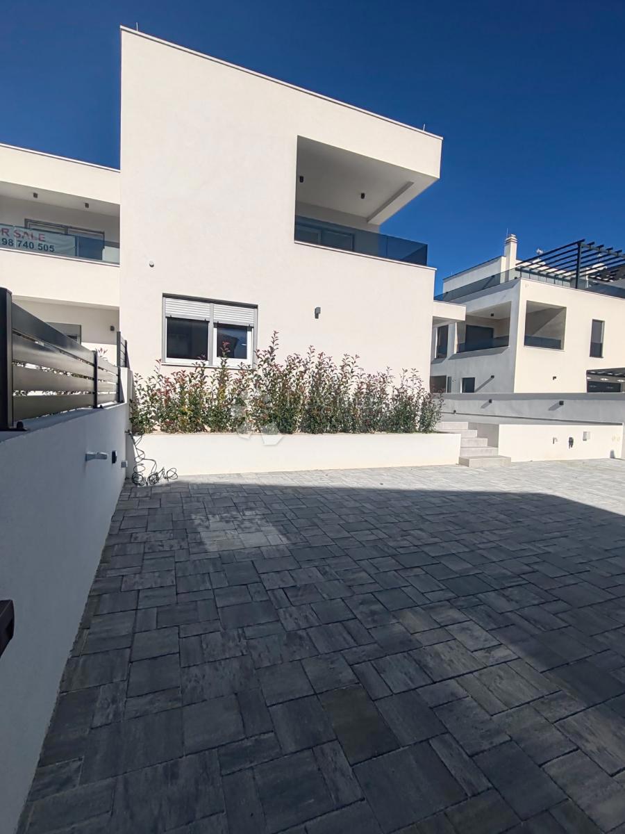 Hiša Vodice, 162m2