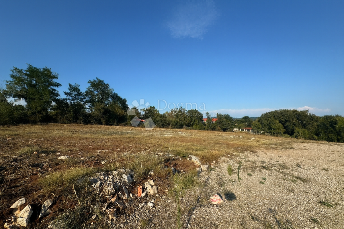 Zazidljivo zemljišče Vinež, Labin, 2.078m2