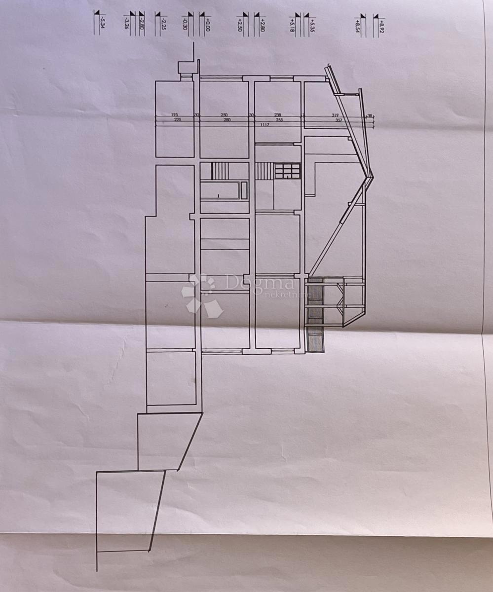 Hiša Laščina, Maksimir, 347,68m2
