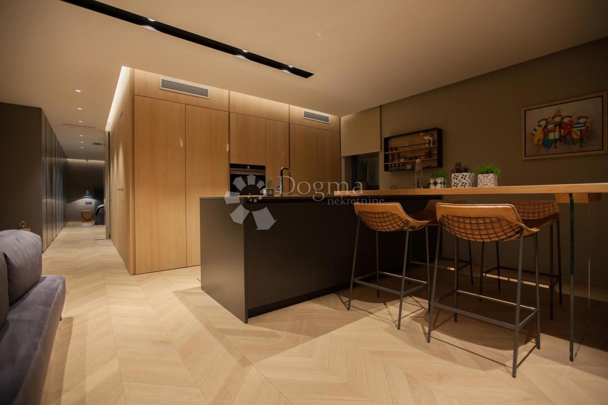 Stanovanje Novigrad, Novigrad, Novigrad, Istarska županija, 99,60m2