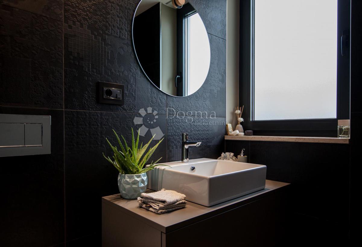 Stanovanje Novigrad, Novigrad, Novigrad, Istarska županija, 99,60m2