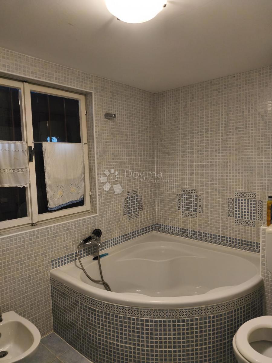 Hiša Gornja Gračenica, Popovača, 150m2