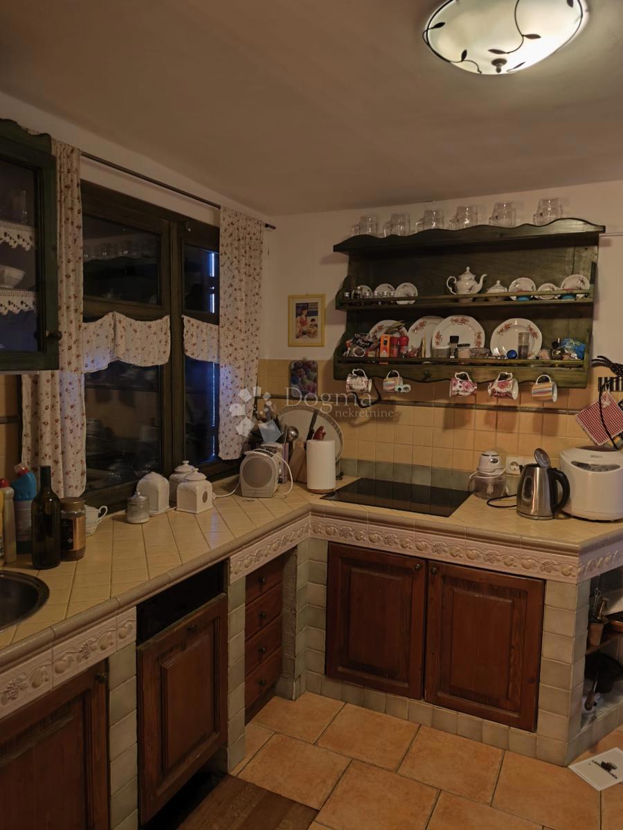 Hiša Gornja Gračenica, Popovača, 150m2