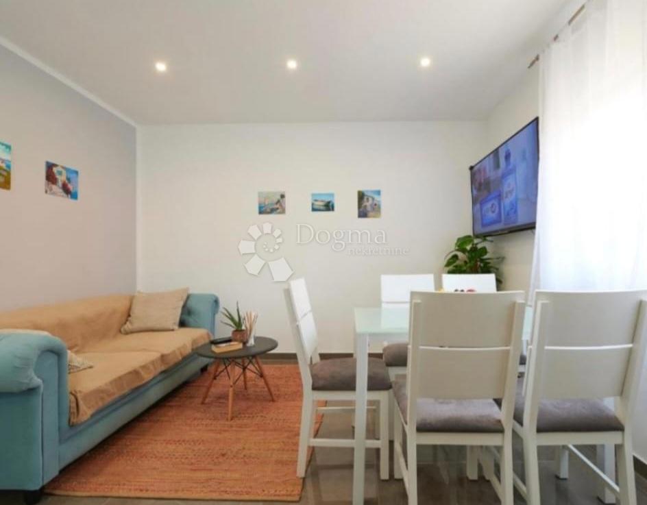 Hiša Okrug Gornji, Okrug, 100m2