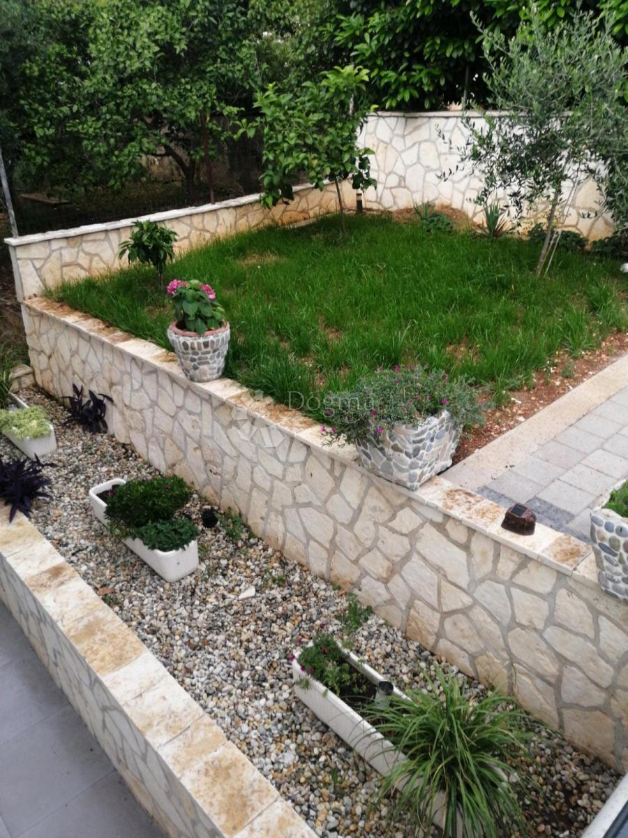 Hiša Okrug Gornji, Okrug, 100m2