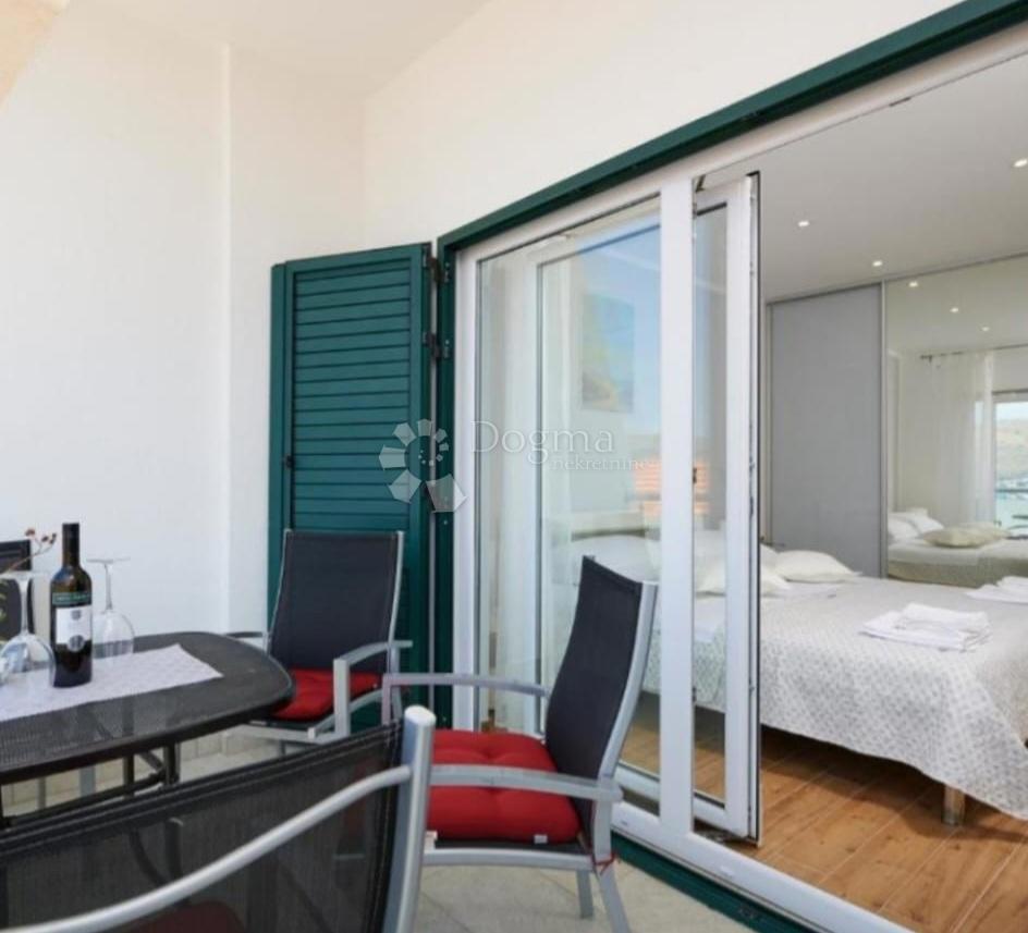 Hiša Okrug Gornji, Okrug, 100m2