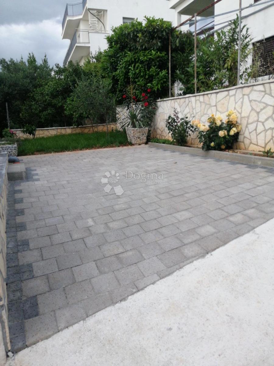 Hiša Okrug Gornji, Okrug, 100m2