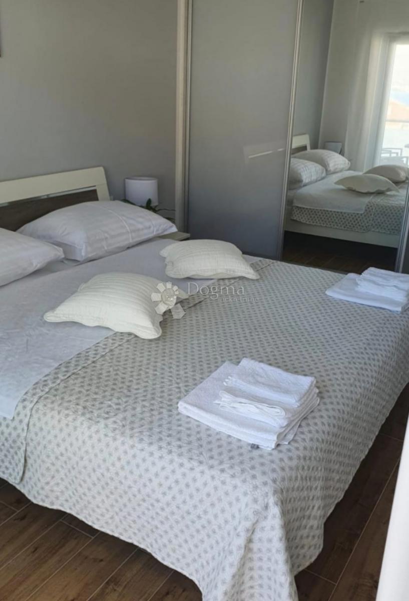 Hiša Okrug Gornji, Okrug, 100m2