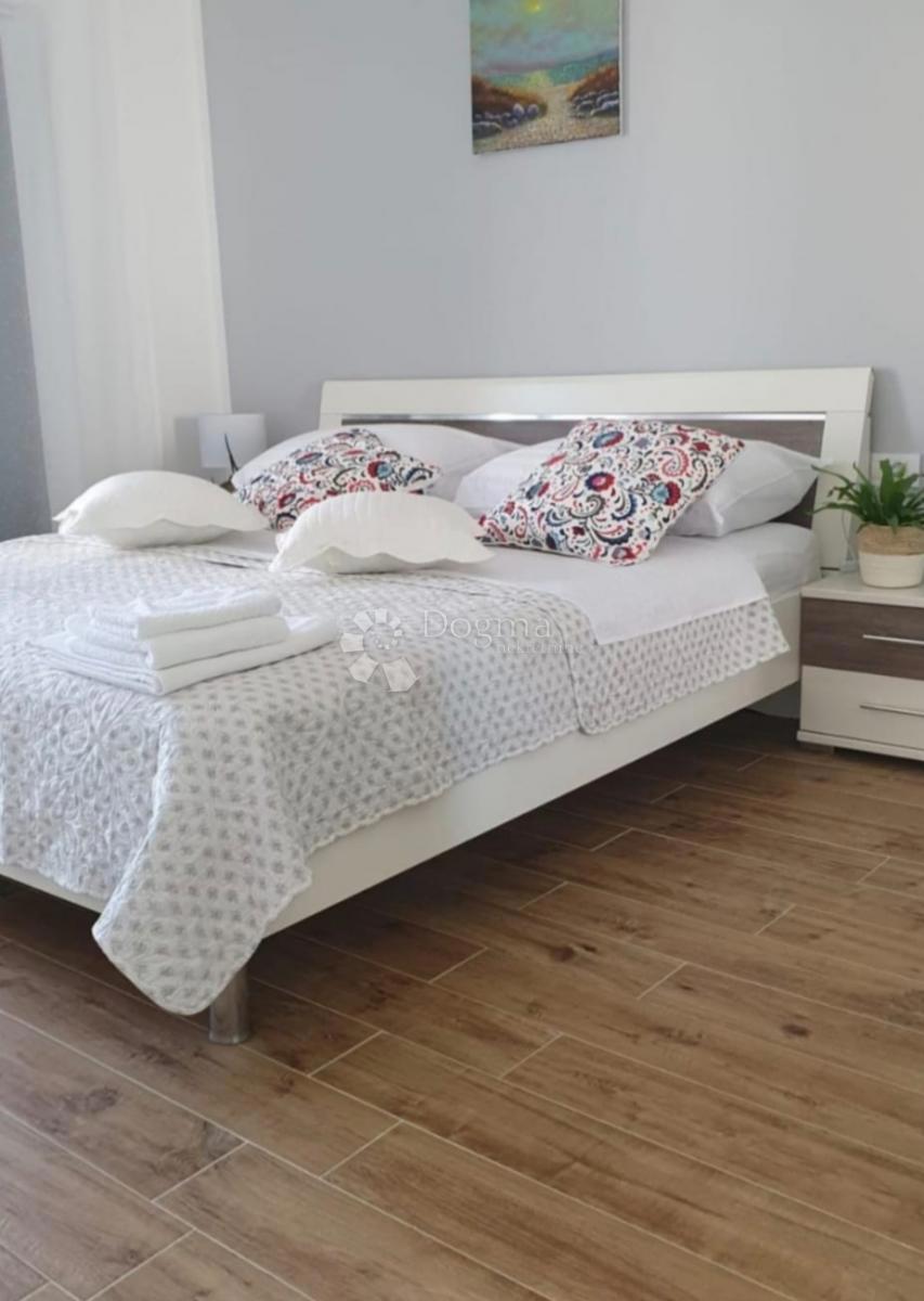 Hiša Okrug Gornji, Okrug, 100m2