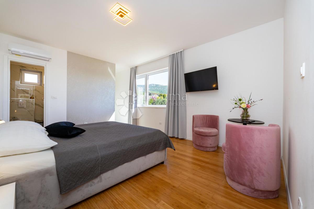 Hiša Kaštel Stari, Kaštela, 295m2