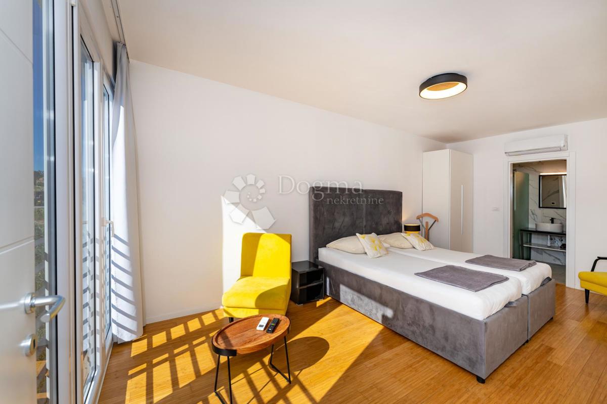 Hiša Kaštel Stari, Kaštela, 295m2