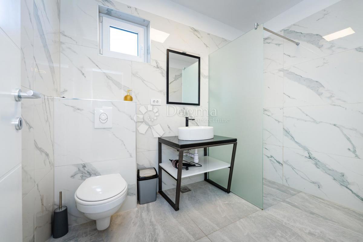 Hiša Kaštel Stari, Kaštela, 295m2