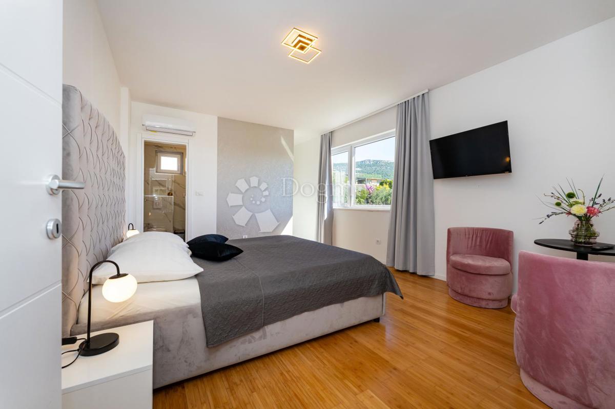 Hiša Kaštel Stari, Kaštela, 295m2