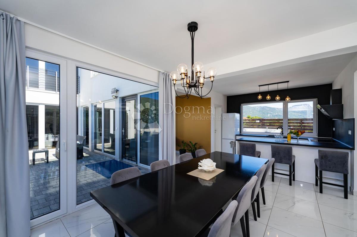 Hiša Kaštel Stari, Kaštela, 295m2