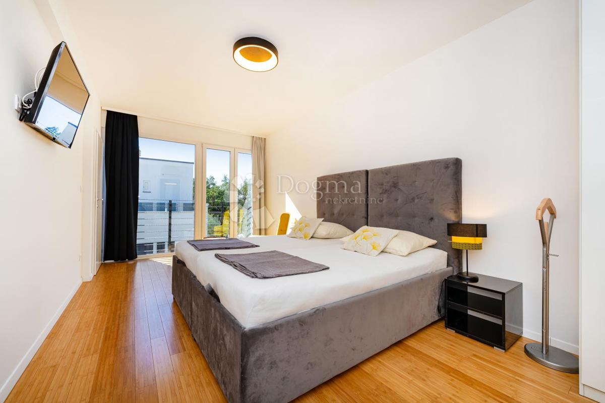 Hiša Kaštel Stari, Kaštela, 295m2