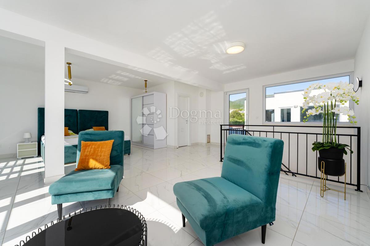 Hiša Kaštel Stari, Kaštela, 295m2