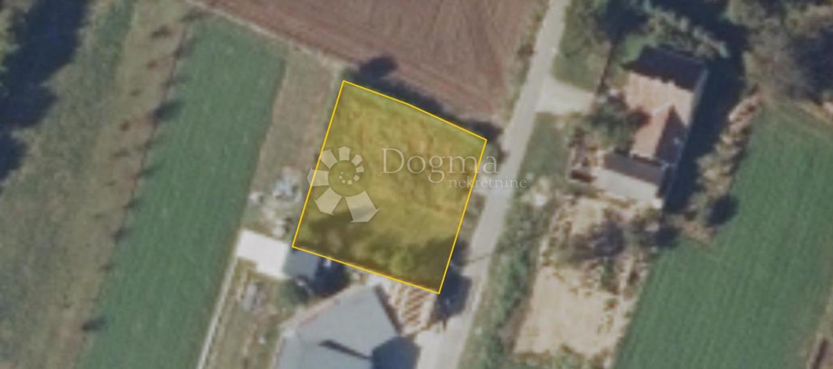 Zazidljivo zemljišče Sarvaš, Osijek - Okolica, 627m2