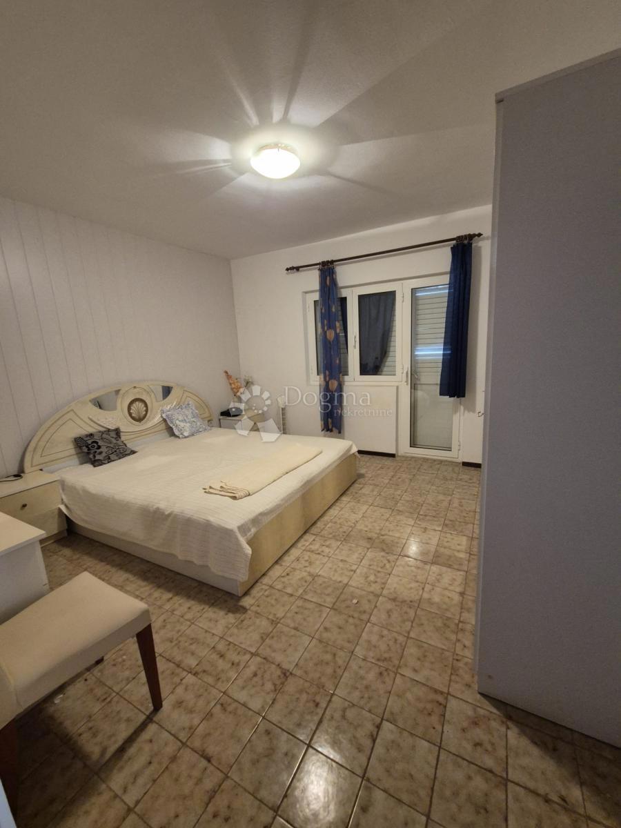 Hiša Okrug Gornji, Okrug, 576m2