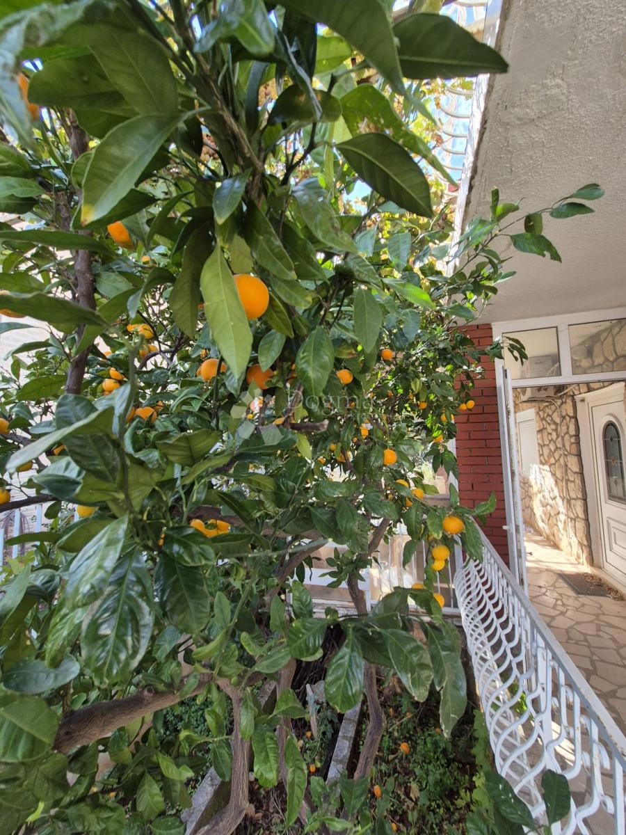 Hiša Okrug Gornji, Okrug, 576m2