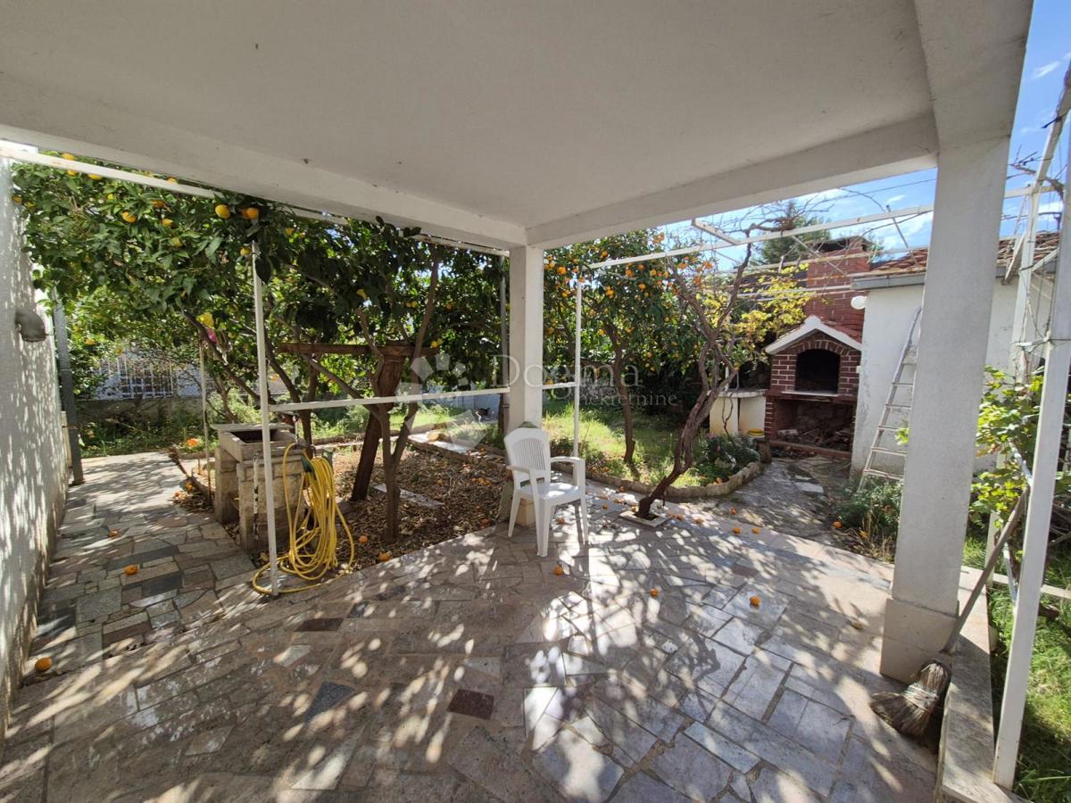 Hiša Okrug Gornji, Okrug, 576m2