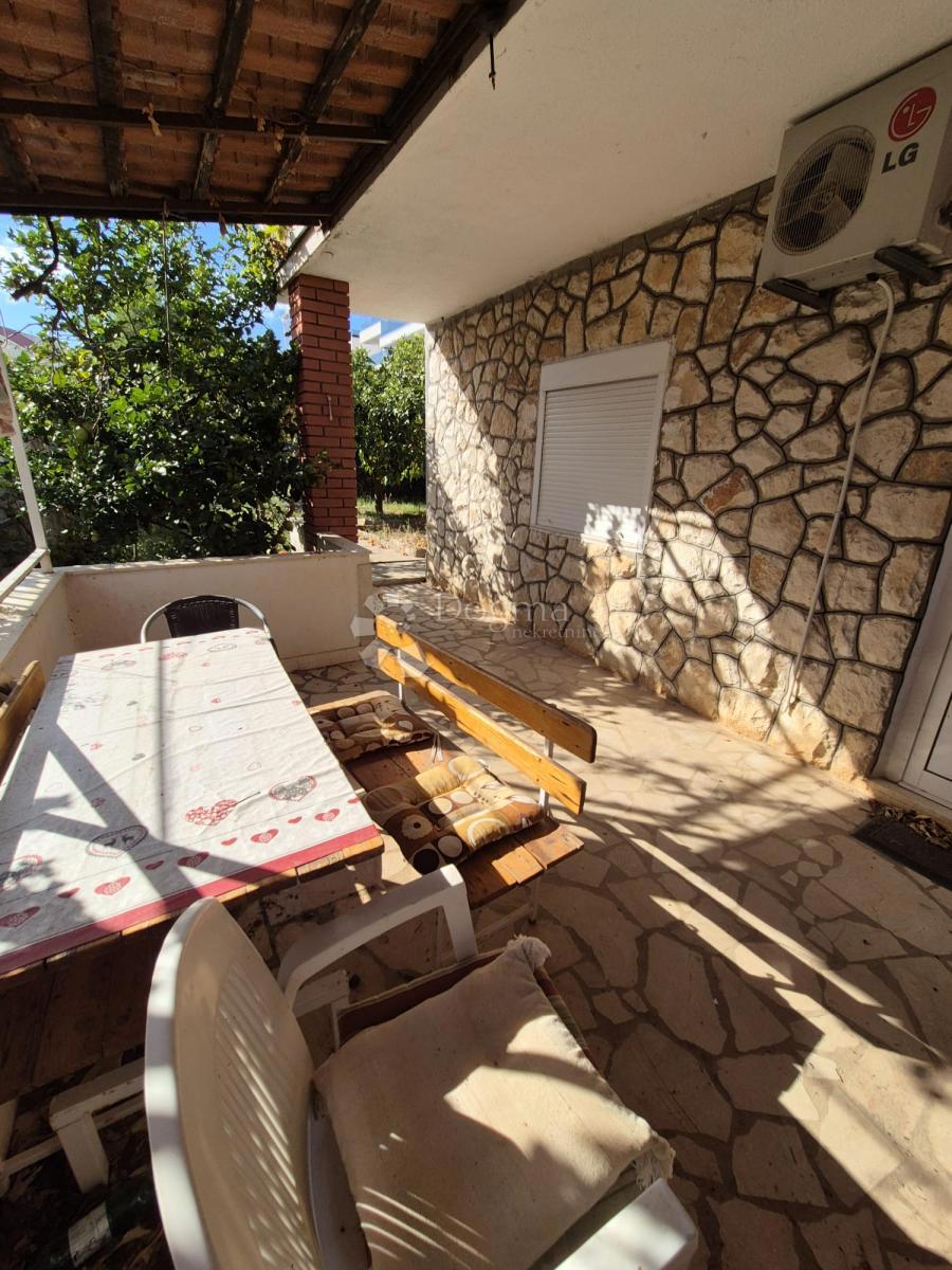 Hiša Okrug Gornji, Okrug, 576m2