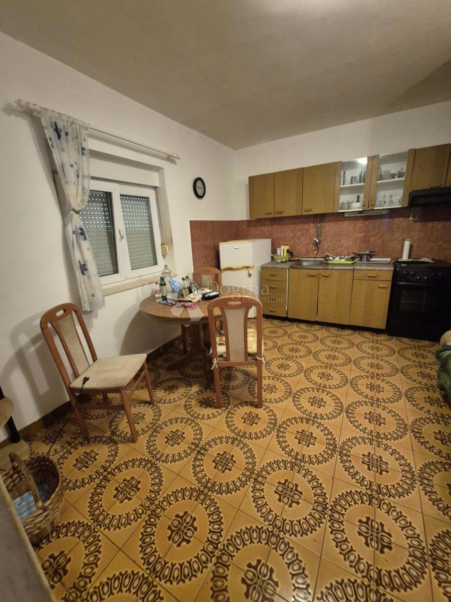 Hiša Okrug Gornji, Okrug, 576m2