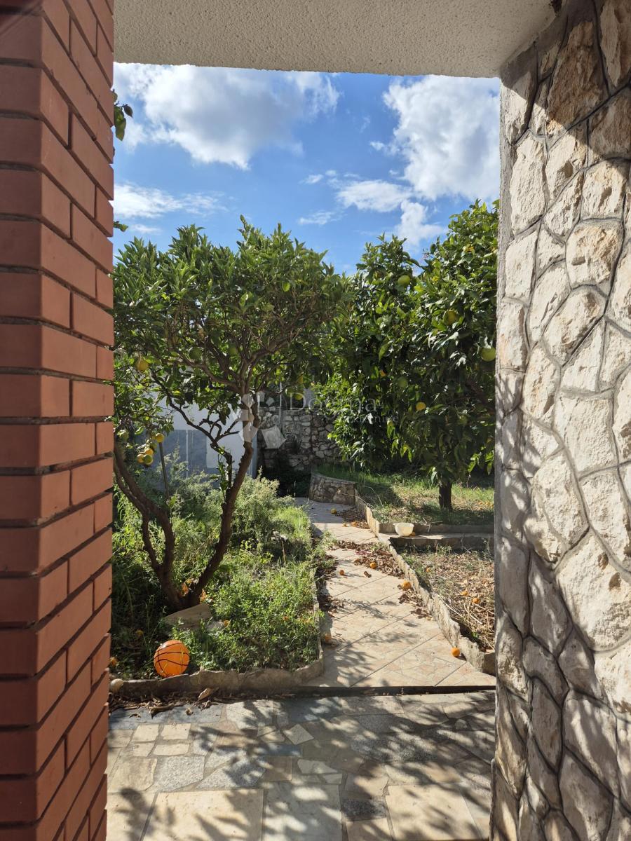 Hiša Okrug Gornji, Okrug, 576m2