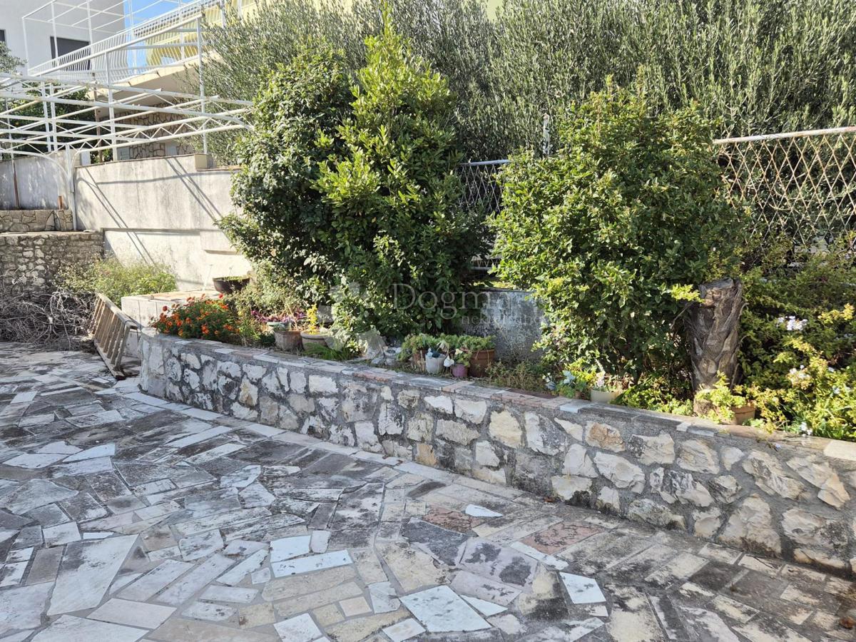 Hiša Okrug Gornji, Okrug, 576m2