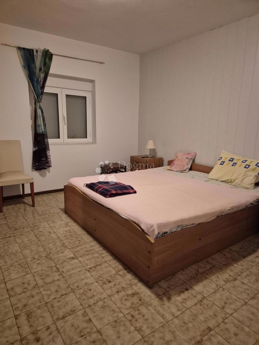 Hiša Okrug Gornji, Okrug, 576m2