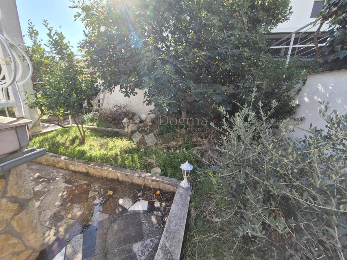 Hiša Okrug Gornji, Okrug, 576m2